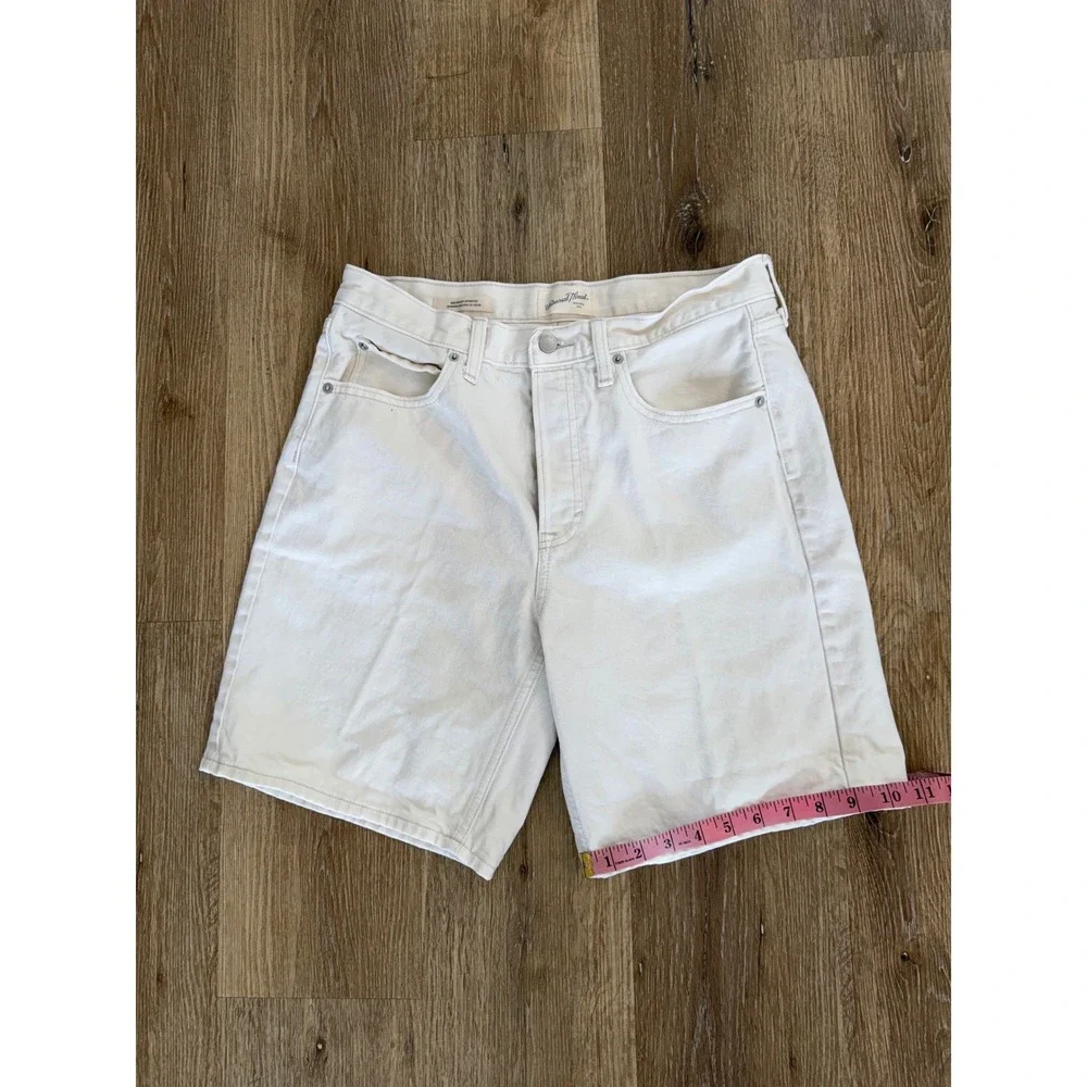 Universal Thread Bermuda Shorts Womens 8 White 90s Baggy Denim High Rise Button